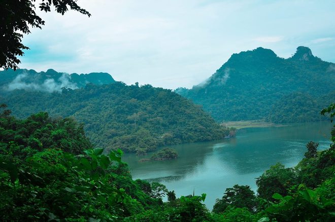 Hồ Ba Bể 